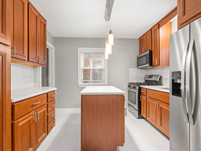 10231 S Rhodes Avenue Chicago IL 60628