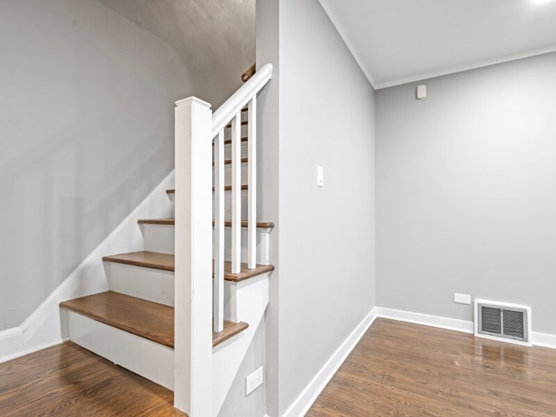 10231 S Rhodes Avenue Chicago IL 60628