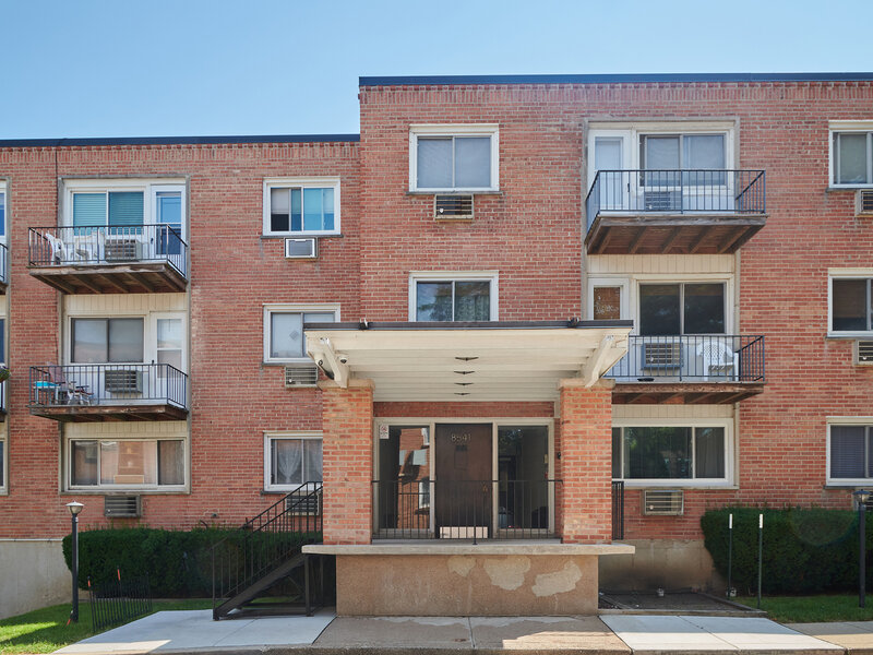 8541 Lotus Avenue Skokie IL 60077