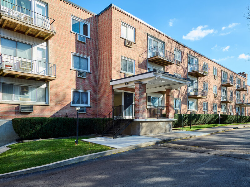 8541 Lotus Avenue Skokie IL 60077