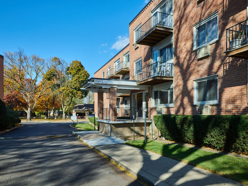 8541 Lotus Avenue Skokie IL 60077
