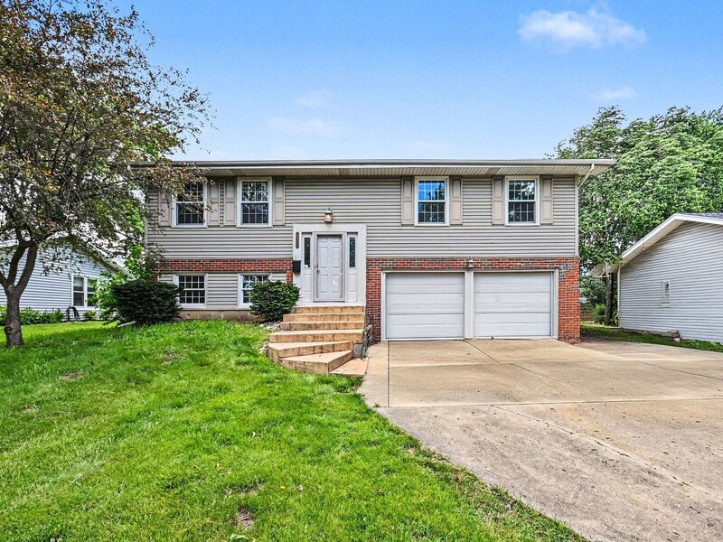 1312 W Oakmont Road Hoffman Estates IL 60169