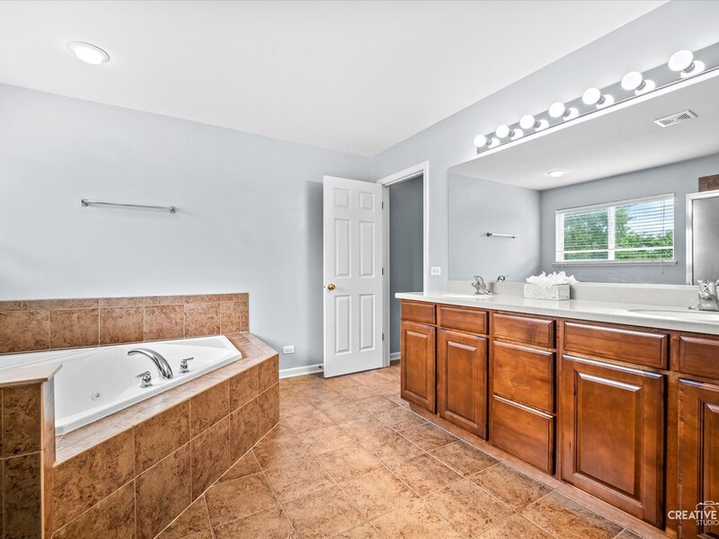 2038 Padua Drive Elgin IL 60123