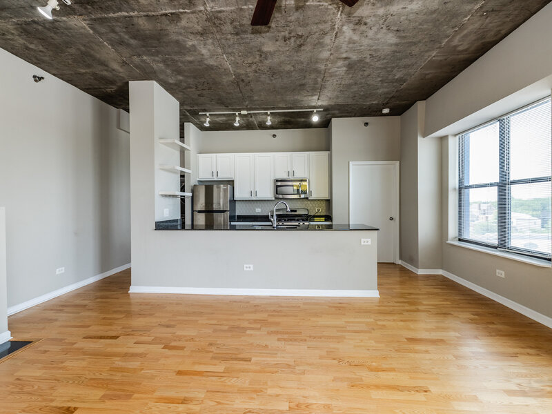 1122 W Catalpa Avenue Chicago IL 60640