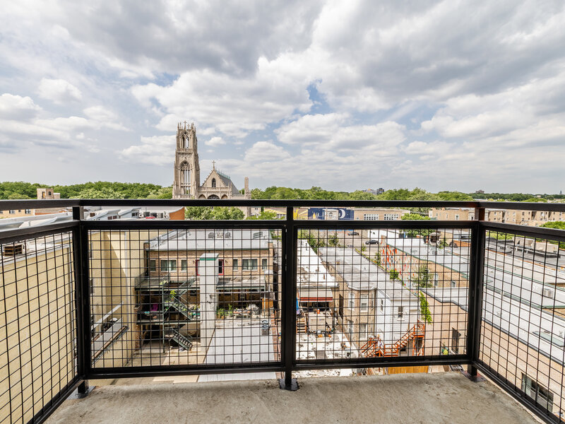 1122 W Catalpa Avenue Chicago IL 60640