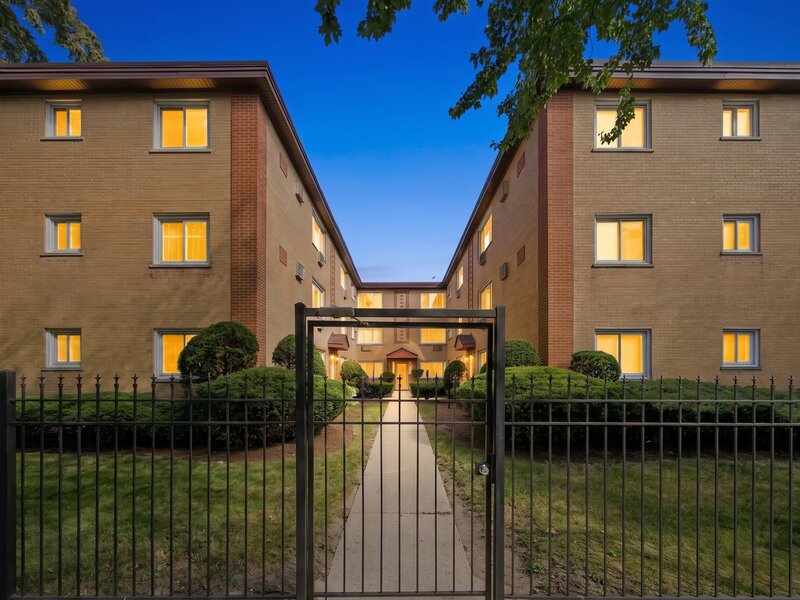 1626 W Greenleaf Avenue Chicago IL 60626
