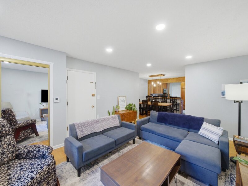 1626 W Greenleaf Avenue Chicago IL 60626
