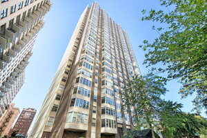 Photo of 525 W Hawthorne Place Chicago IL 60657 Unit 1102