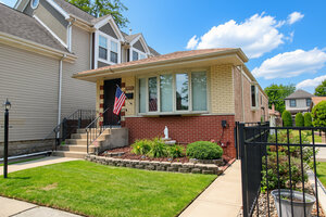 Photo of 10756 S Albany Avenue Chicago IL 60655