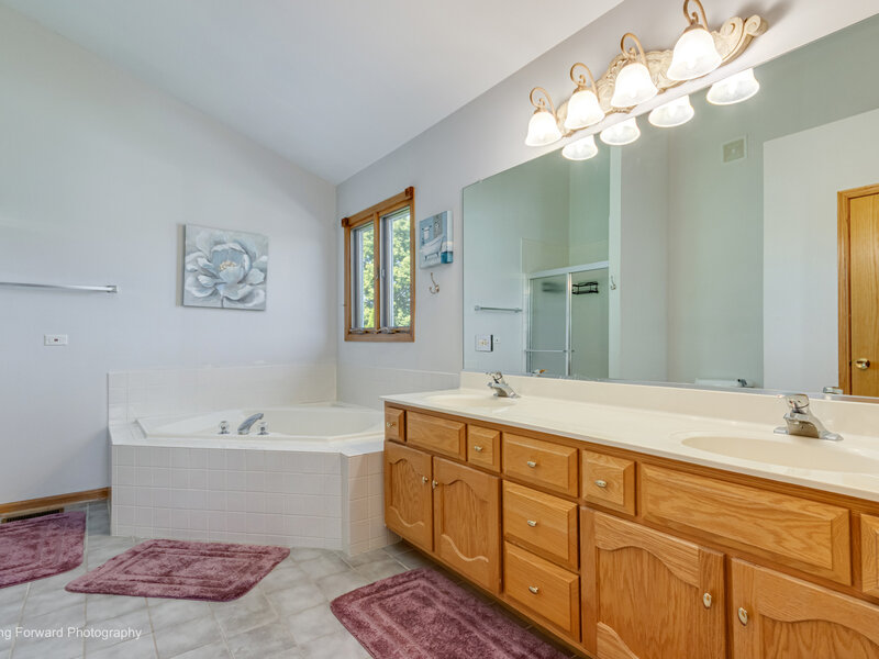 8220 Rutherford Drive Woodridge IL 60517