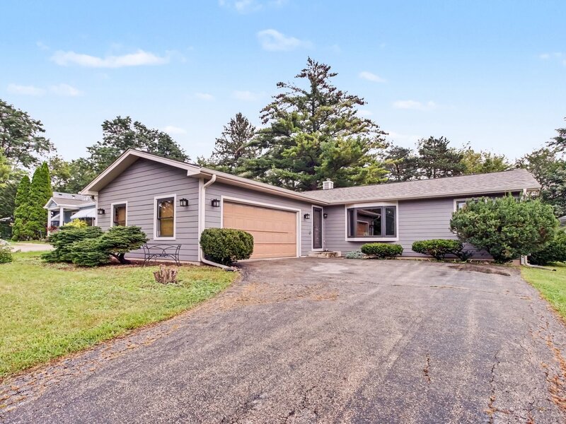 821 S Hough Street Barrington IL 60010