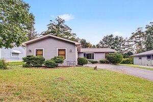 Photo of 821 S Hough Street Barrington IL 60010