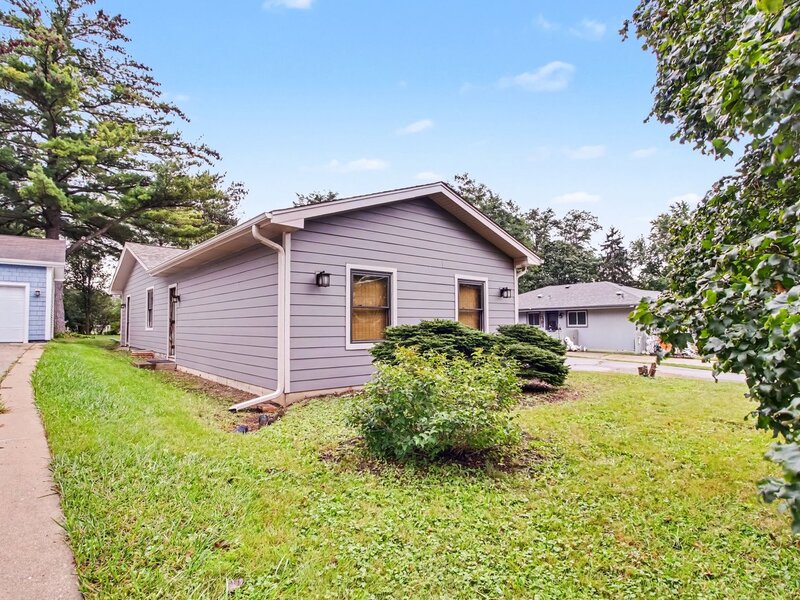 821 S Hough Street Barrington IL 60010