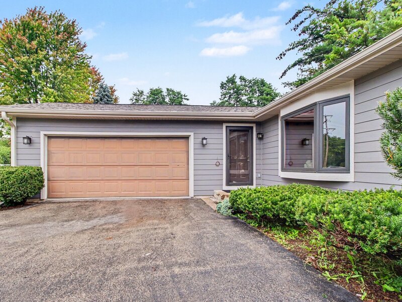 821 S Hough Street Barrington IL 60010