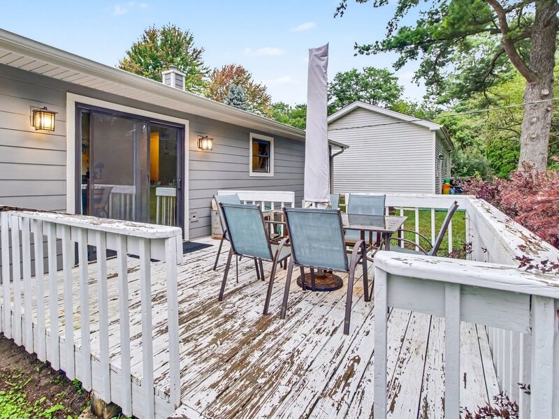 821 S Hough Street Barrington IL 60010