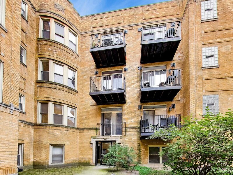 1639 W Farwell Avenue Chicago IL 60626