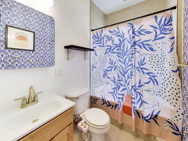 1639 W Farwell Avenue Chicago IL 60626