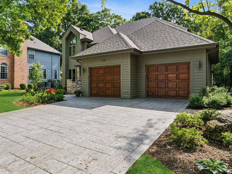 304 Apple River Drive Naperville IL 60565
