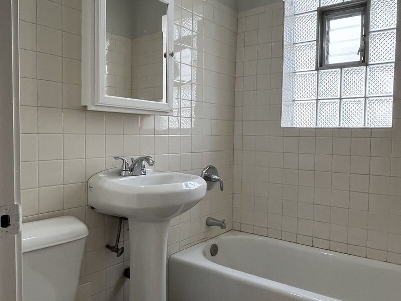 5135 S Kenwood Avenue Chicago IL 60615
