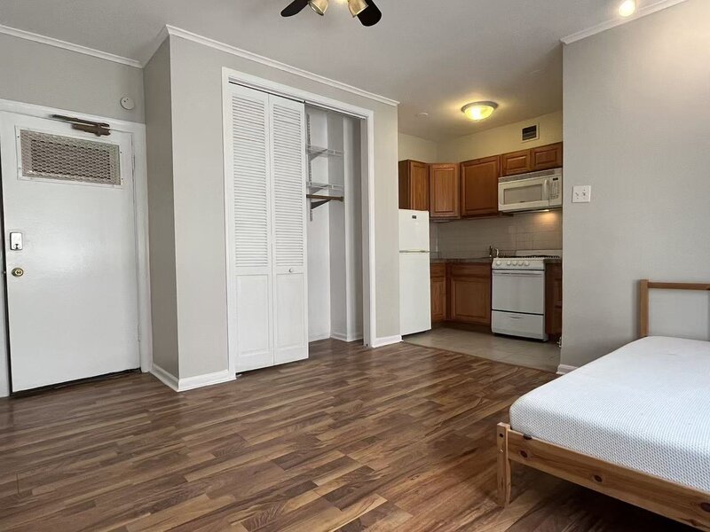 5135 S Kenwood Avenue Chicago IL 60615