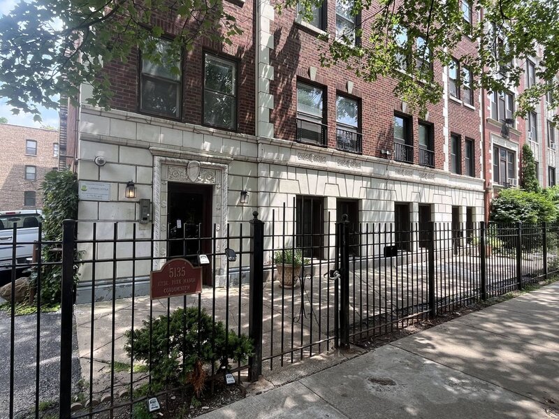 5135 S Kenwood Avenue Chicago IL 60615