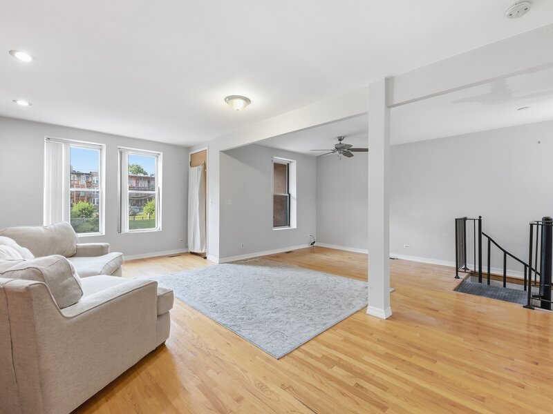 1425 E 68th Street Chicago IL 60637