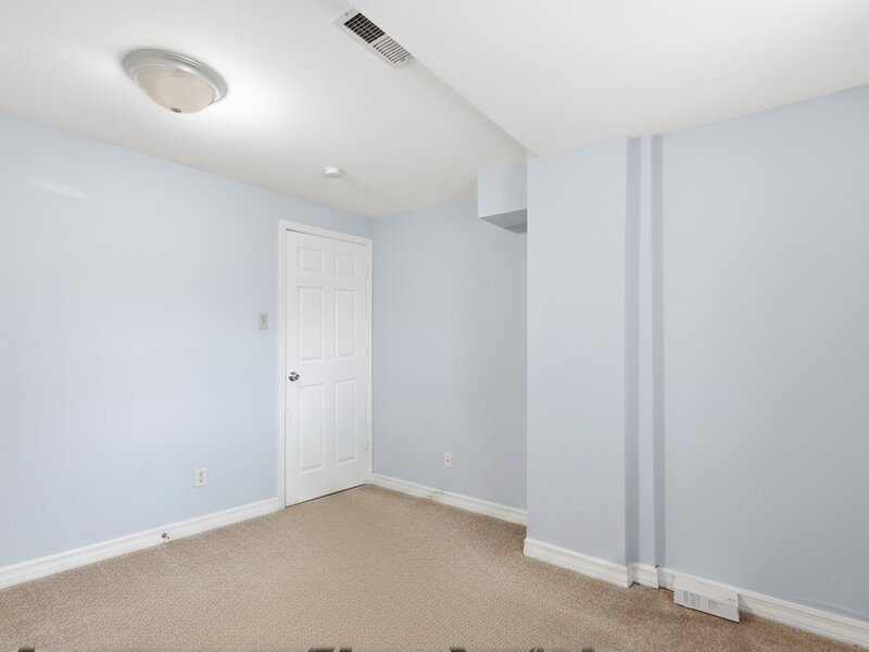 1425 E 68th Street Chicago IL 60637