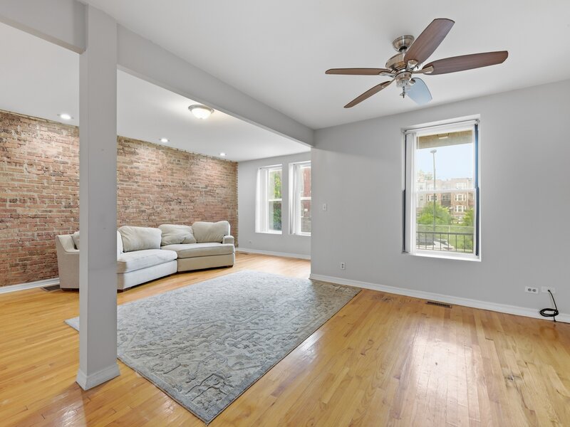 1425 E 68th Street Chicago IL 60637