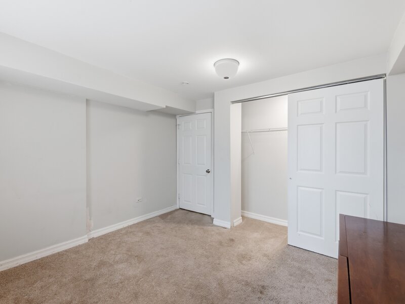 1425 E 68th Street Chicago IL 60637