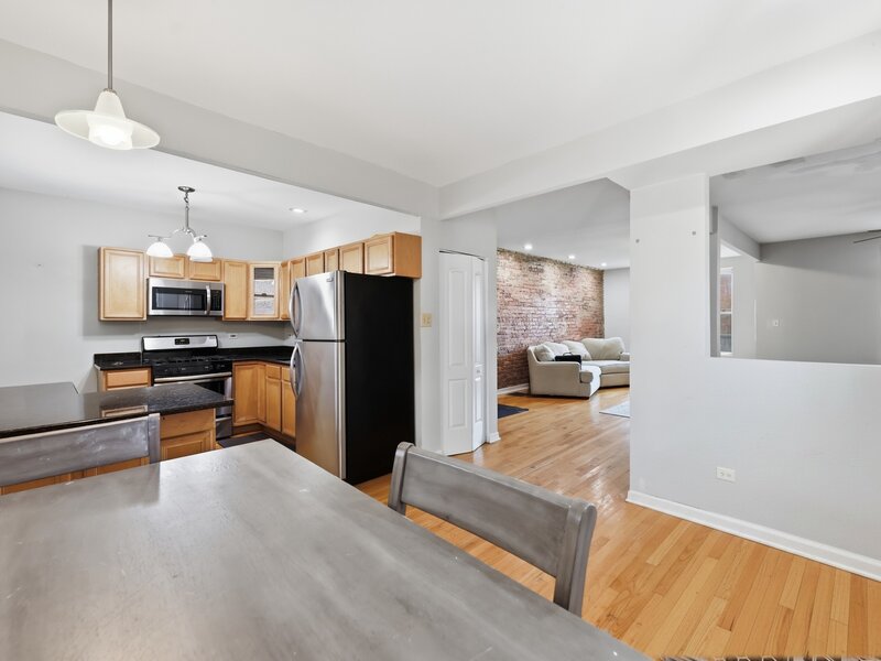 1425 E 68th Street Chicago IL 60637
