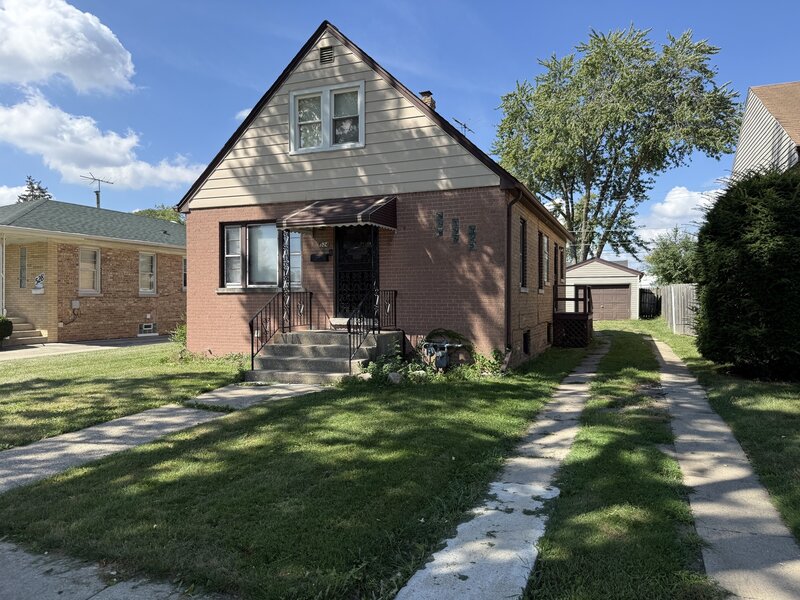 524 46th Avenue Bellwood IL 60104