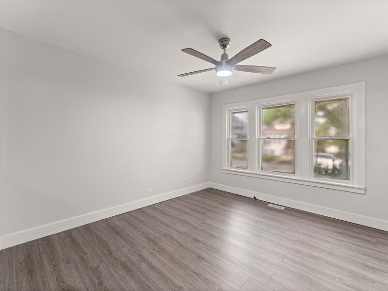 10721 S Prairie Avenue Chicago IL 60628