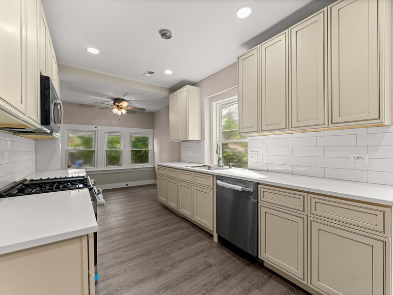 10721 S Prairie Avenue Chicago IL 60628