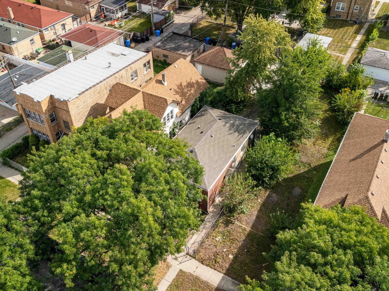 10721 S Prairie Avenue Chicago IL 60628