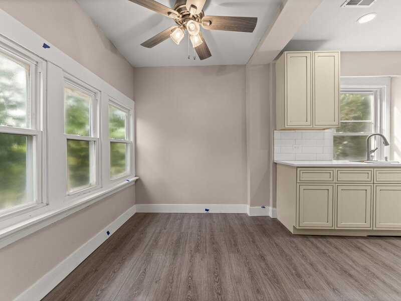 10721 S Prairie Avenue Chicago IL 60628