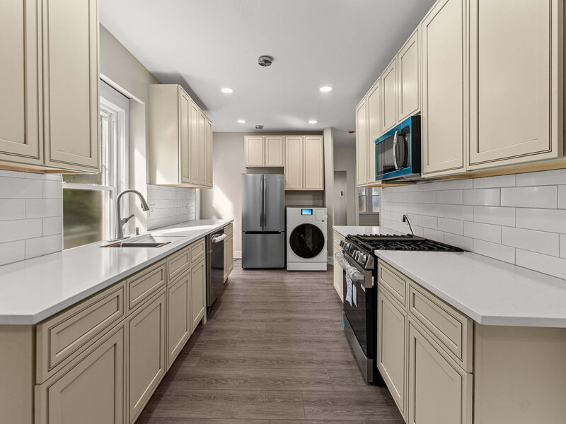 10721 S Prairie Avenue Chicago IL 60628