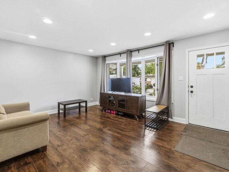 457 Lilac Lane Elk Grove Village IL 60007