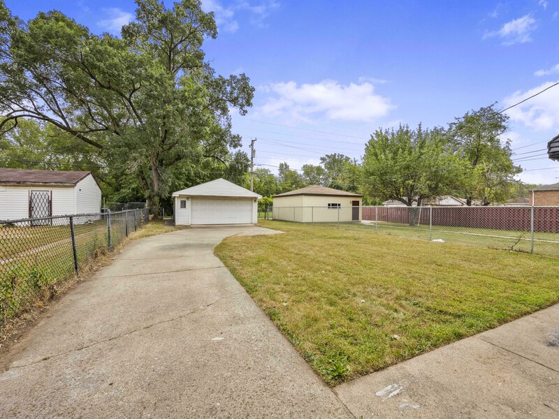 8831 S Eggleston Avenue Chicago IL 60620