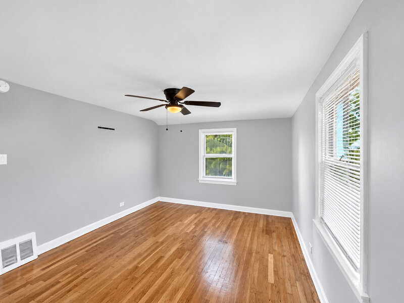 8831 S Eggleston Avenue Chicago IL 60620