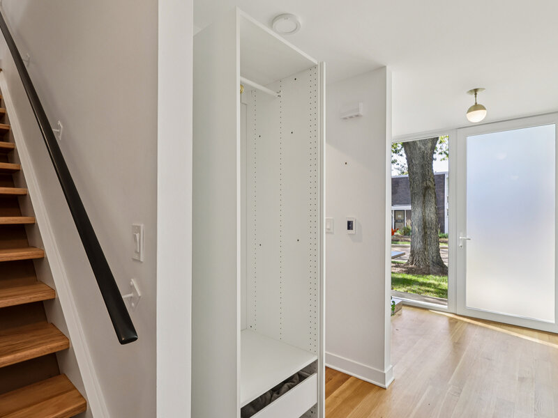 1319 N Sandburg Terrace Chicago IL 60610