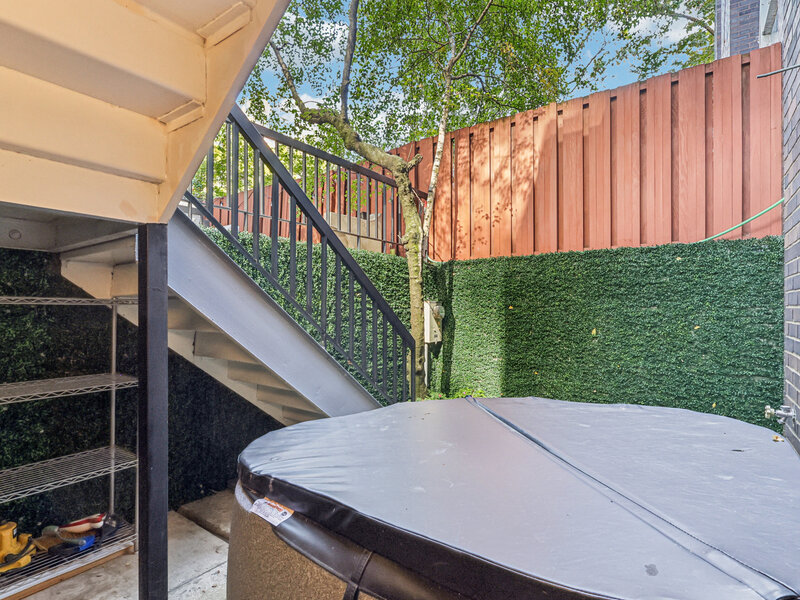 1319 N Sandburg Terrace Chicago IL 60610