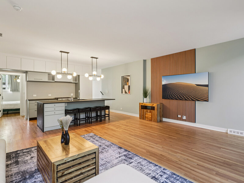 1319 N Sandburg Terrace Chicago IL 60610