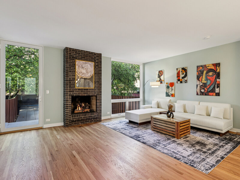 1319 N Sandburg Terrace Chicago IL 60610