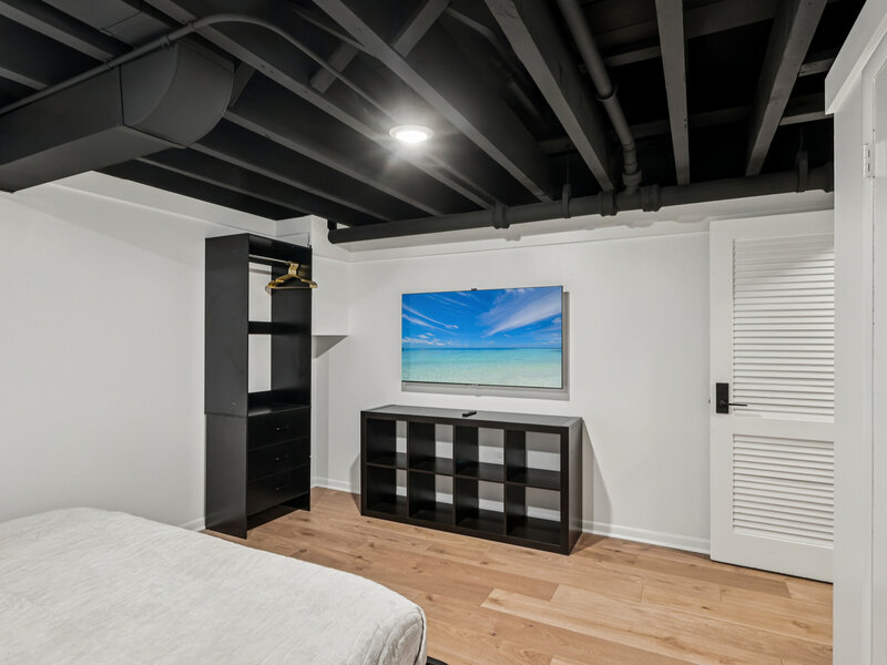 1319 N Sandburg Terrace Chicago IL 60610