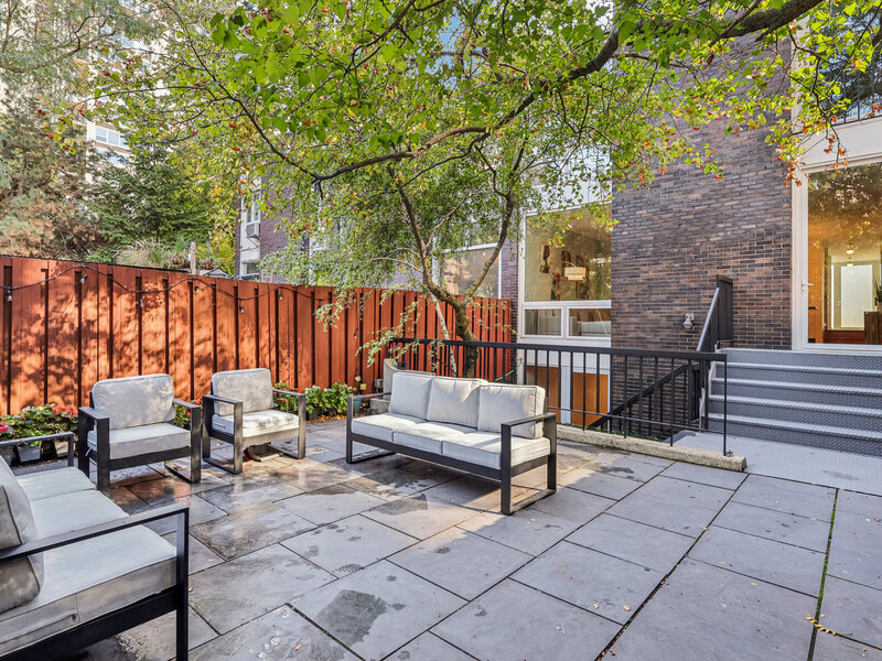 1319 N Sandburg Terrace Chicago IL 60610