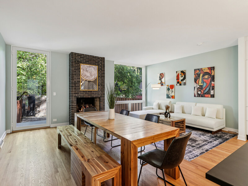 1319 N Sandburg Terrace Chicago IL 60610