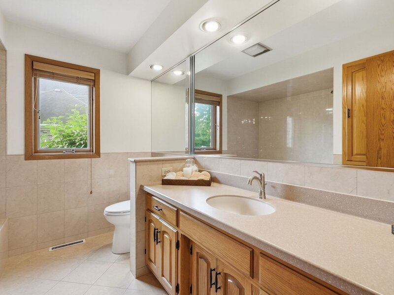 254 Wood Glen Lane Oak Brook IL 60523