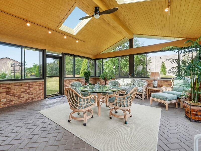 254 Wood Glen Lane Oak Brook IL 60523