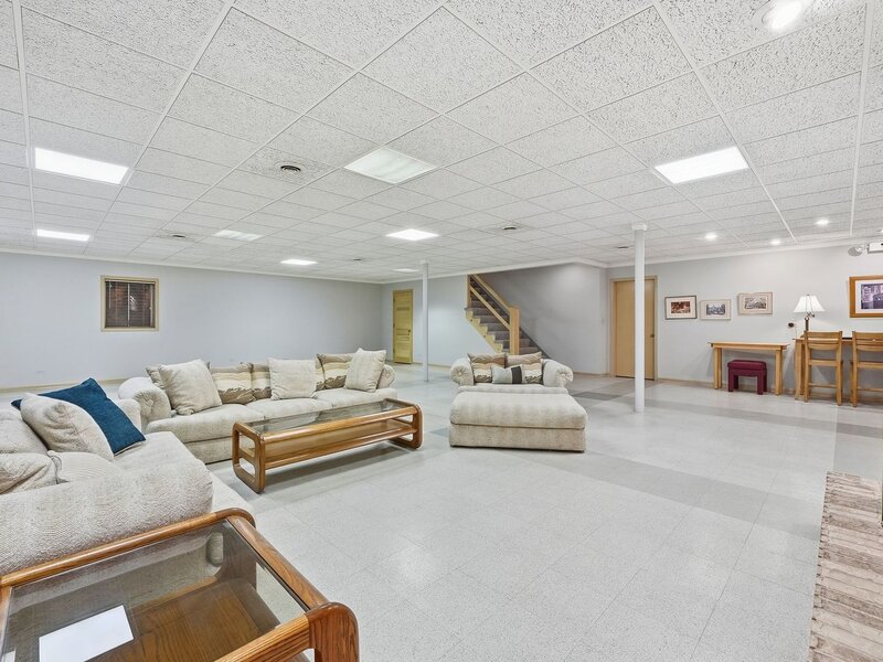 254 Wood Glen Lane Oak Brook IL 60523