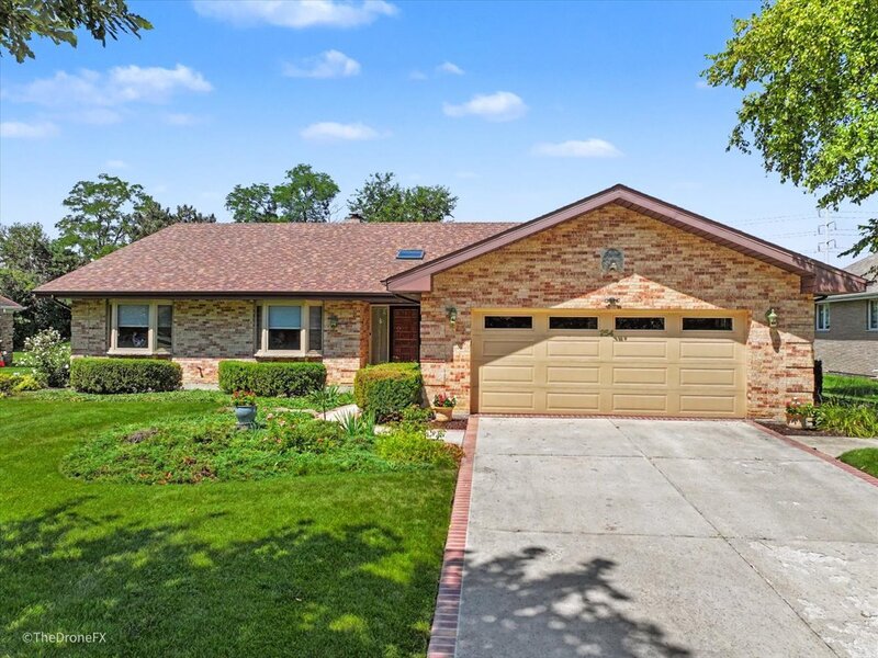 254 Wood Glen Lane Oak Brook IL 60523